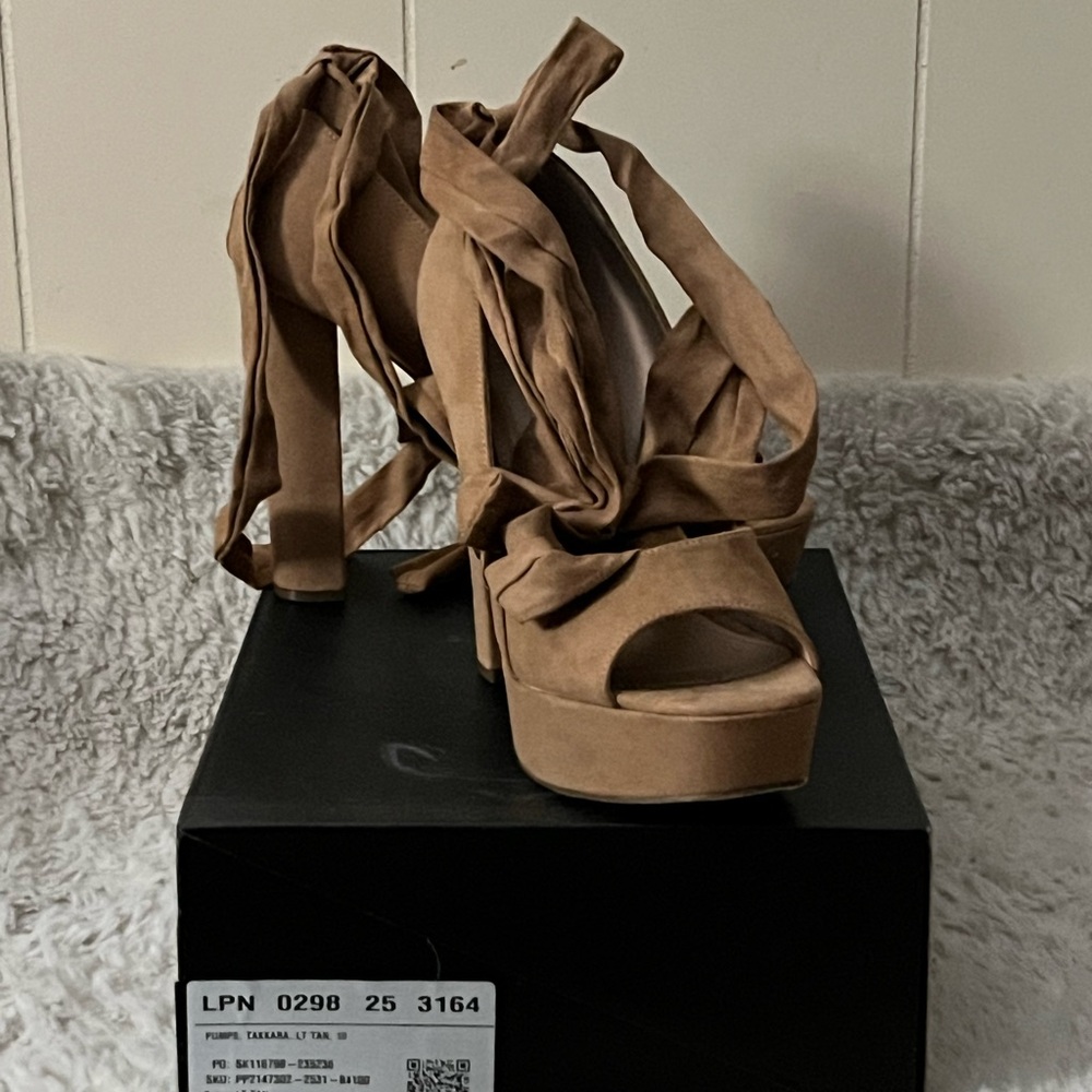Shoe Dazzle Tan Platform Sandals with Ankle Wrap